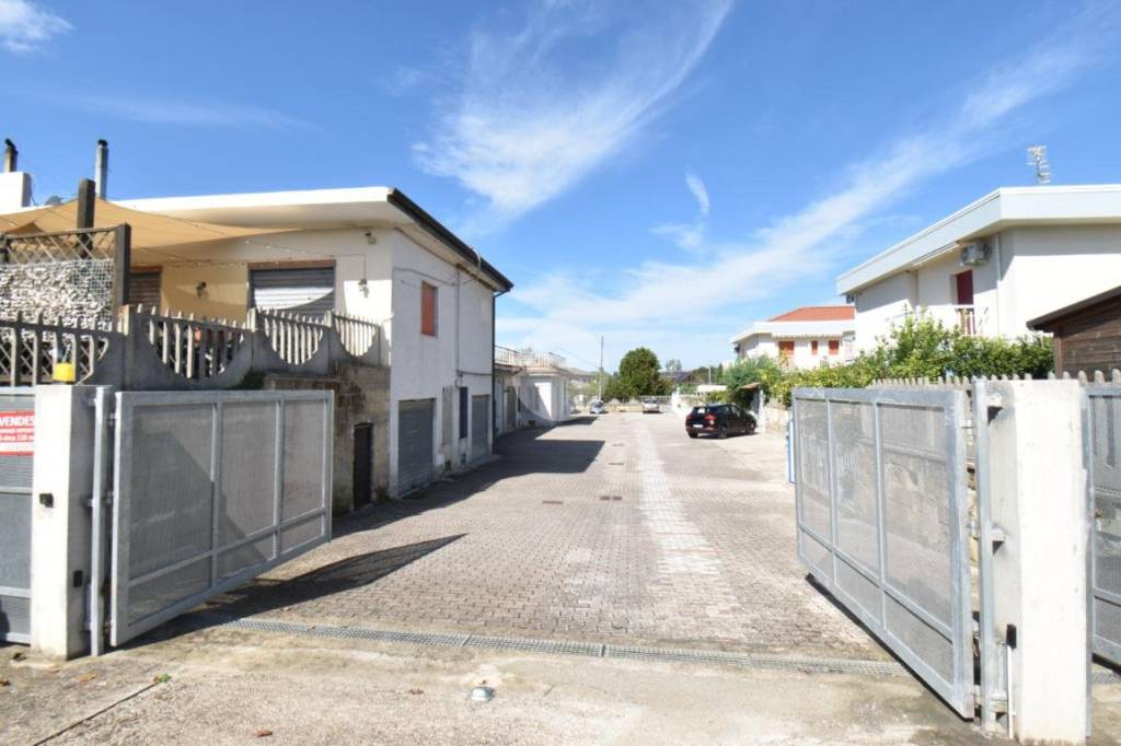 locale di sgombero in vendita ad Agropoli