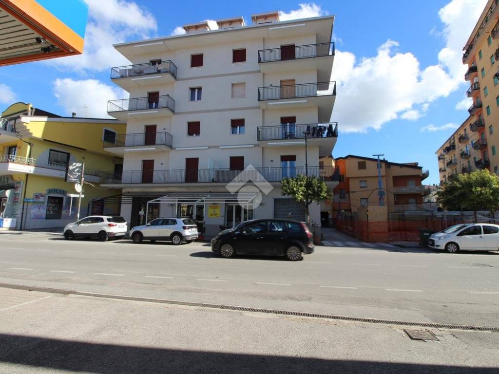 locale commerciale in vendita ad Agropoli