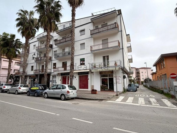 locale commerciale in vendita ad Agropoli