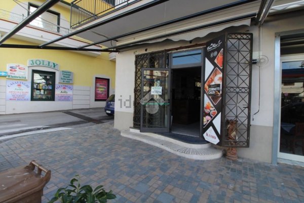 locale commerciale in vendita ad Agropoli