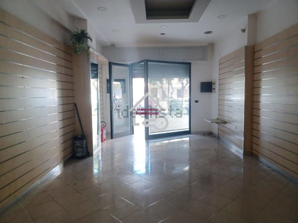 locale commerciale in vendita ad Agropoli