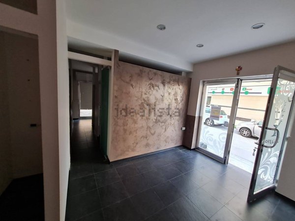 locale commerciale in vendita ad Agropoli