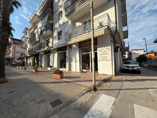 locale commerciale in vendita ad Agropoli