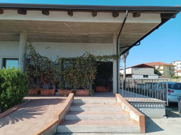 appartamento in vendita ad Albanella