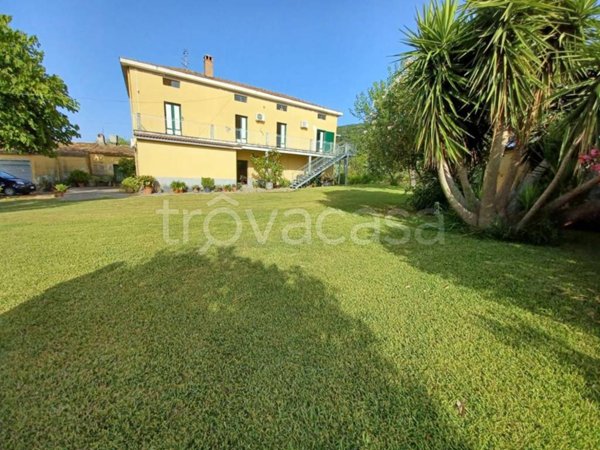 casa indipendente in vendita ad Albanella