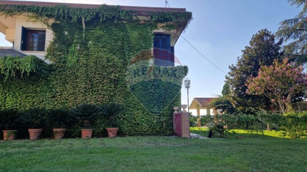 casa indipendente in vendita ad Albanella