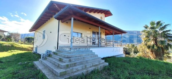 casa indipendente in vendita ad Albanella