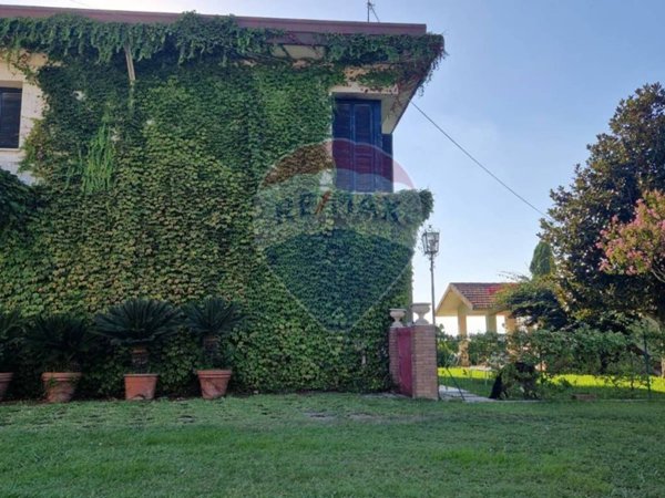 casa indipendente in vendita ad Albanella