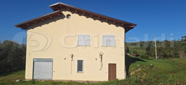 casa indipendente in vendita ad Albanella