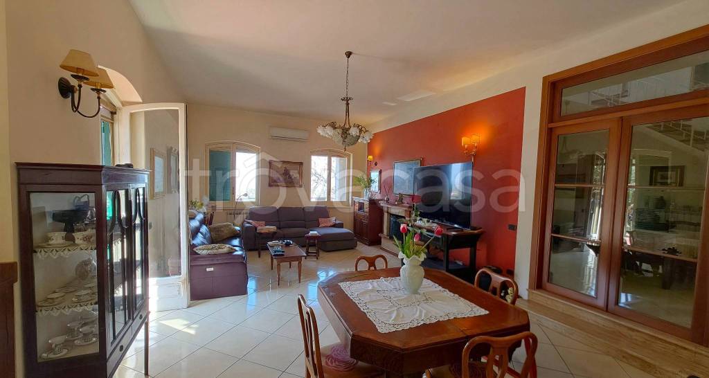 casa indipendente in vendita ad Albanella