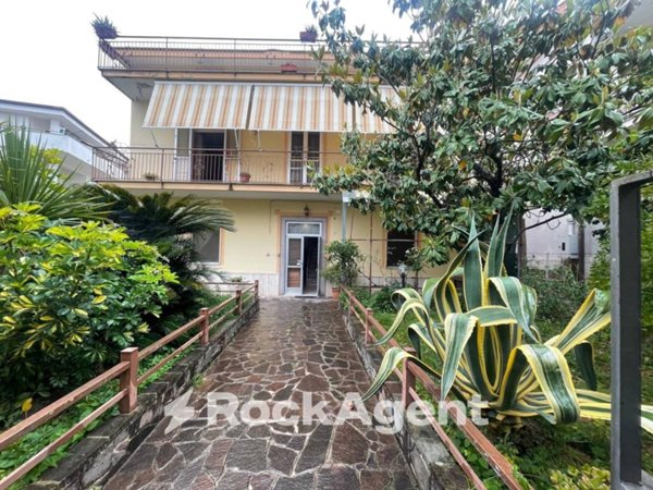 casa indipendente in vendita ad Albanella