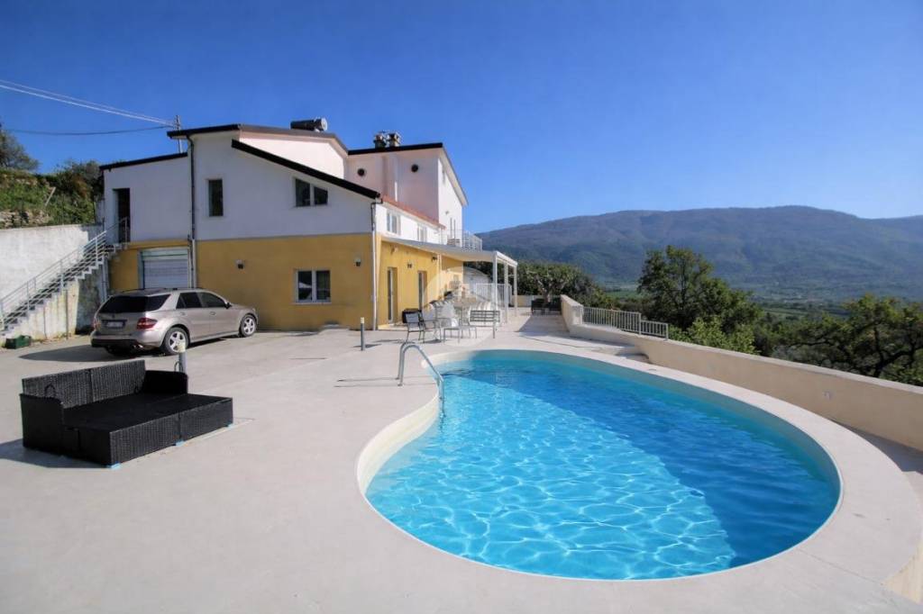 casa indipendente in vendita ad Albanella