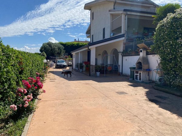 casa semindipendente in vendita ad Albanella