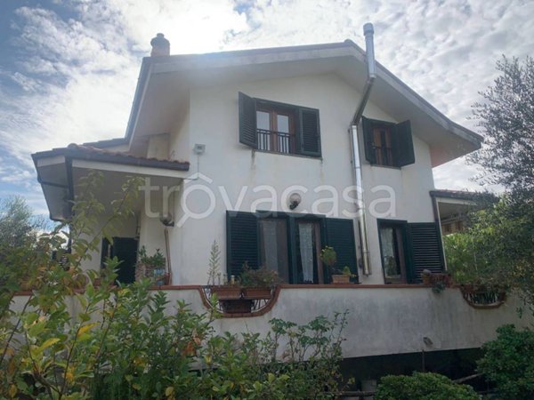 casa indipendente in vendita ad Altavilla Silentina