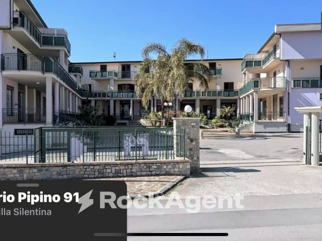 negozio in vendita ad Altavilla Silentina in zona Cerrelli