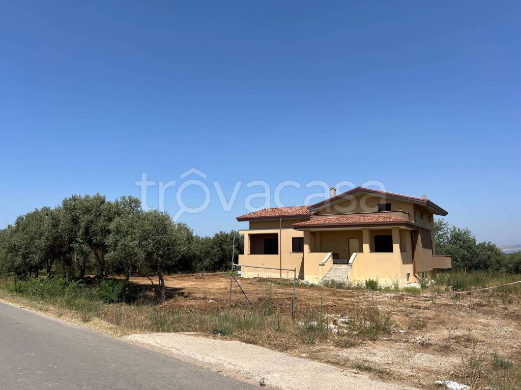 casa indipendente in vendita ad Altavilla Silentina