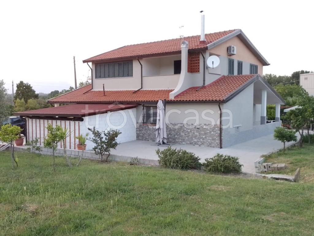 casa indipendente in vendita ad Altavilla Silentina in zona Cerrocupo