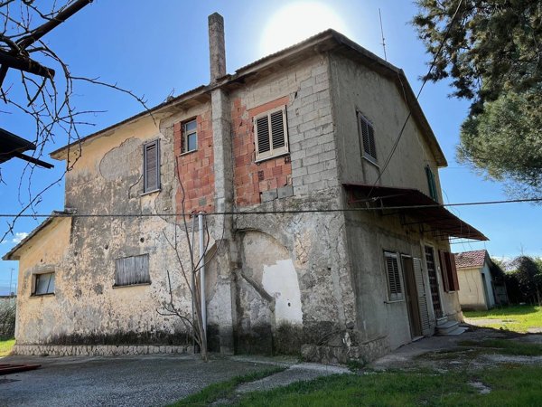 pentavano in vendita ad Altavilla Silentina in zona Borgo Carillia