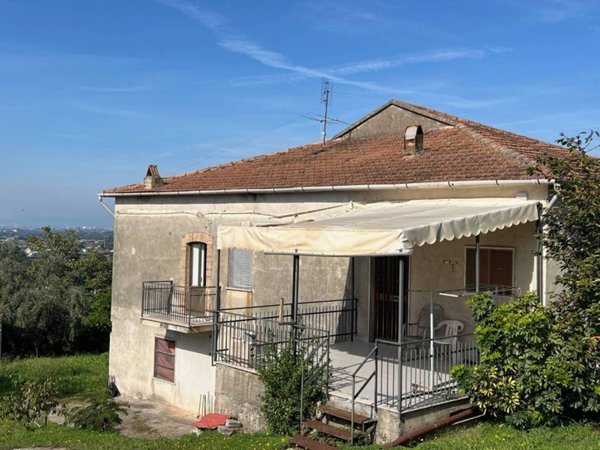 casa indipendente in vendita ad Altavilla Silentina