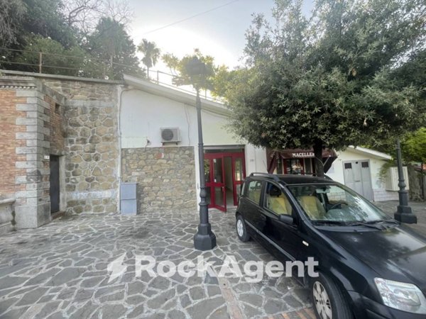 negozio in vendita ad Altavilla Silentina
