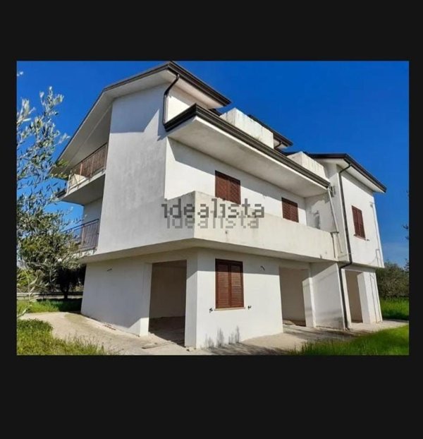 casa indipendente in vendita ad Altavilla Silentina