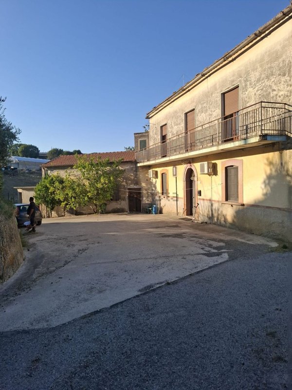 casa indipendente in vendita ad Altavilla Silentina