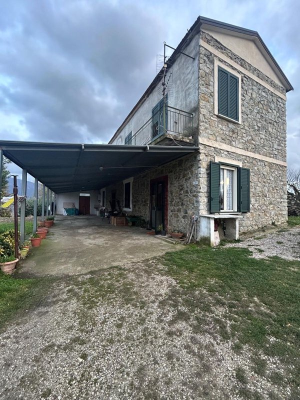 casa indipendente in vendita ad Altavilla Silentina