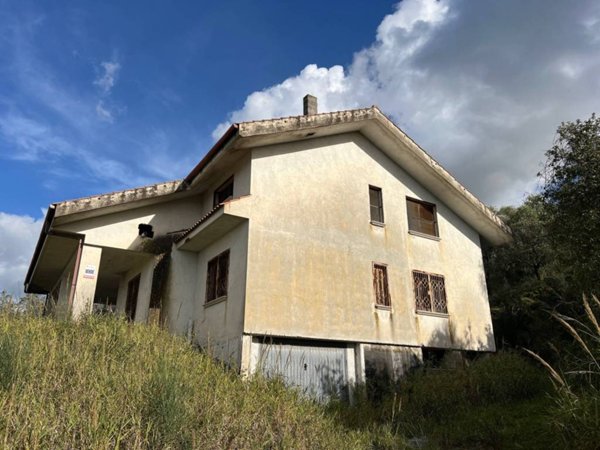 casa indipendente in vendita ad Altavilla Silentina