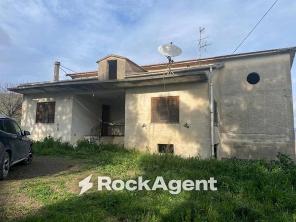 casa indipendente in vendita ad Altavilla Silentina