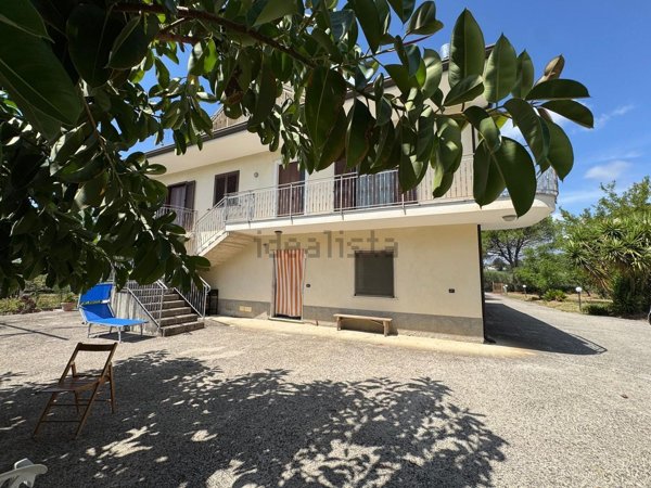 casa indipendente in vendita ad Altavilla Silentina in zona Cerrocupo