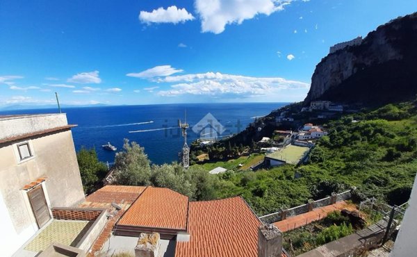 appartamento in vendita ad Amalfi in zona Vettica