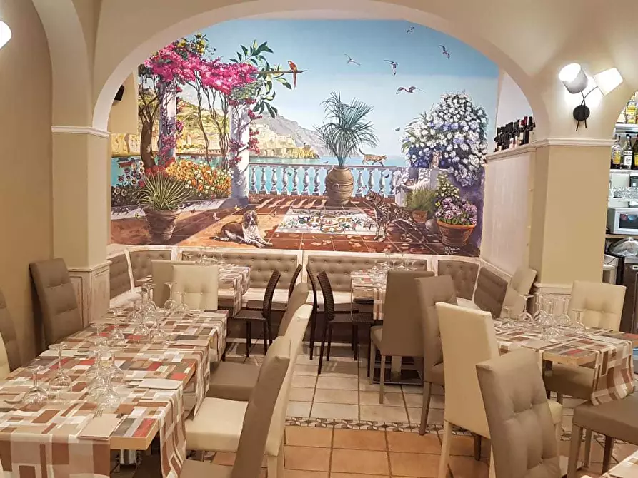 locale commerciale in vendita ad Amalfi