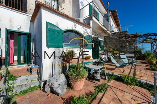 appartamento in vendita ad Amalfi in zona Tovere