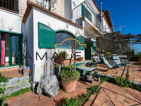 appartamento in vendita ad Amalfi in zona Tovere