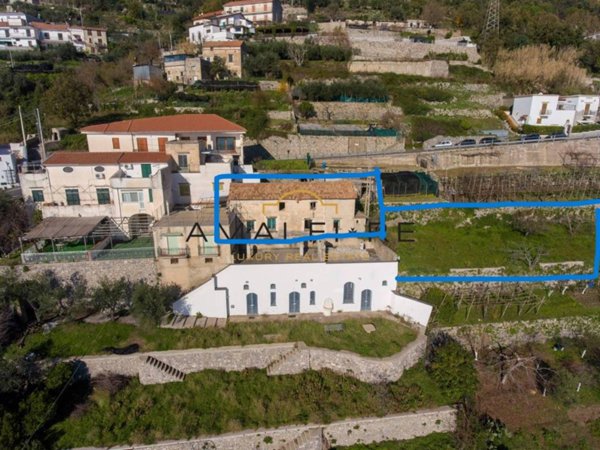 casa indipendente in vendita ad Amalfi in zona Tovere