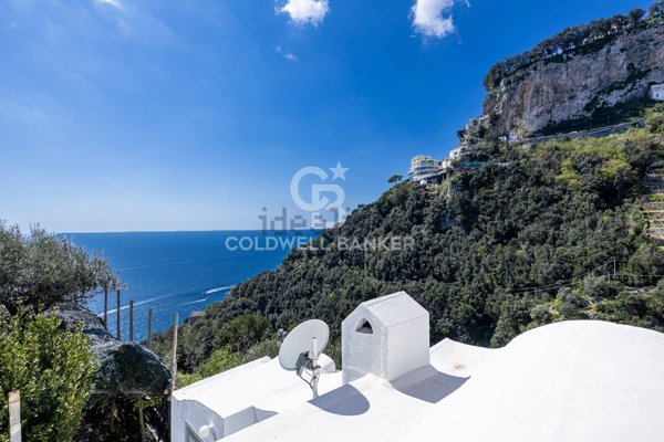 esavano in vendita ad Amalfi in zona Pogerola