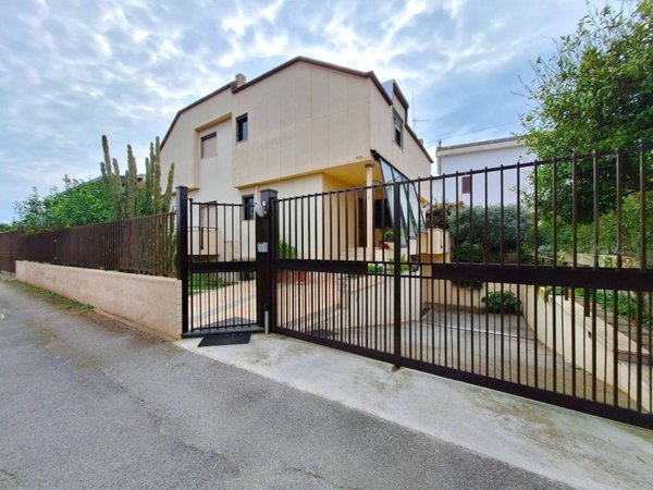casa indipendente in vendita ad Angri