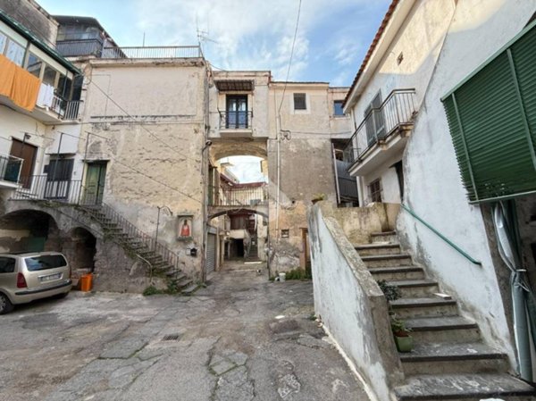 casa indipendente in vendita ad Angri