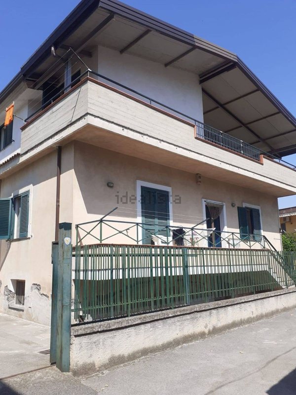 casa indipendente in vendita ad Angri