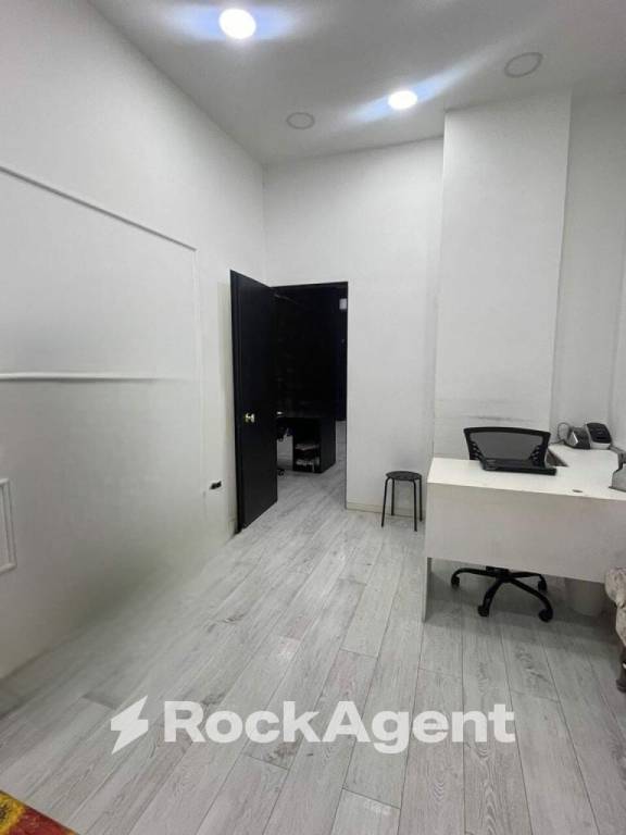 negozio in vendita ad Angri