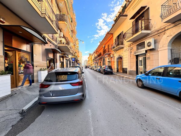 negozio in vendita ad Angri