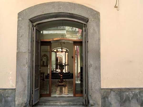 locale commerciale in vendita ad Angri