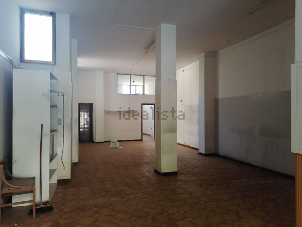 locale commerciale in vendita ad Angri