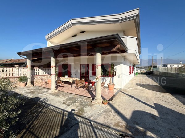 casa indipendente in vendita ad Angri