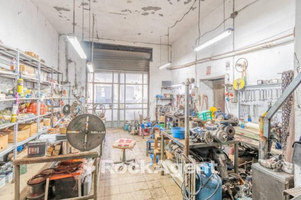 negozio in vendita ad Angri