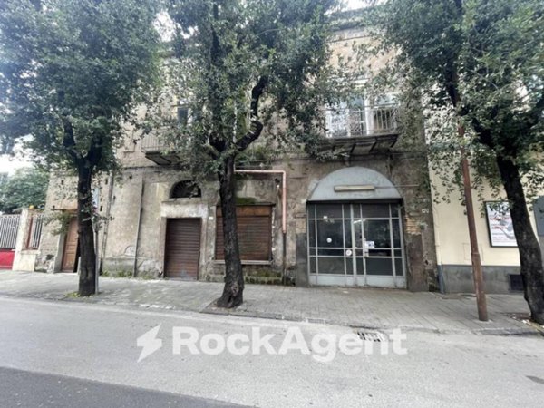 negozio in vendita ad Angri