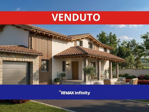casa indipendente in vendita ad Angri