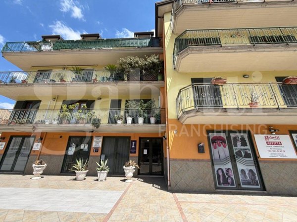 locale commerciale in vendita ad Angri