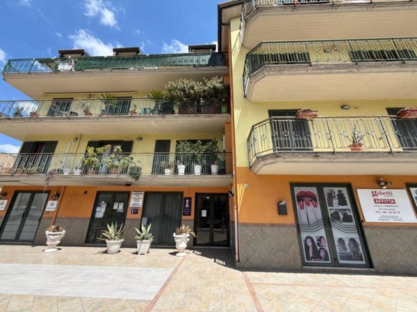 locale commerciale in vendita ad Angri