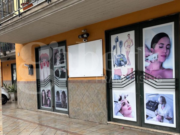 locale commerciale in vendita ad Angri